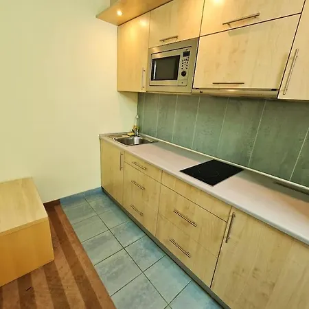 아파트 10q- Z6 402b 바르샤바